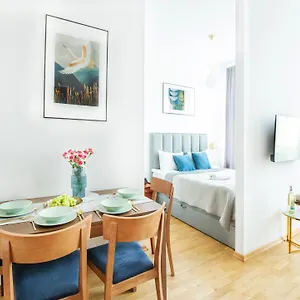 Unique Style Old Town - 25 Min From The Airport - By Homelike Appartement